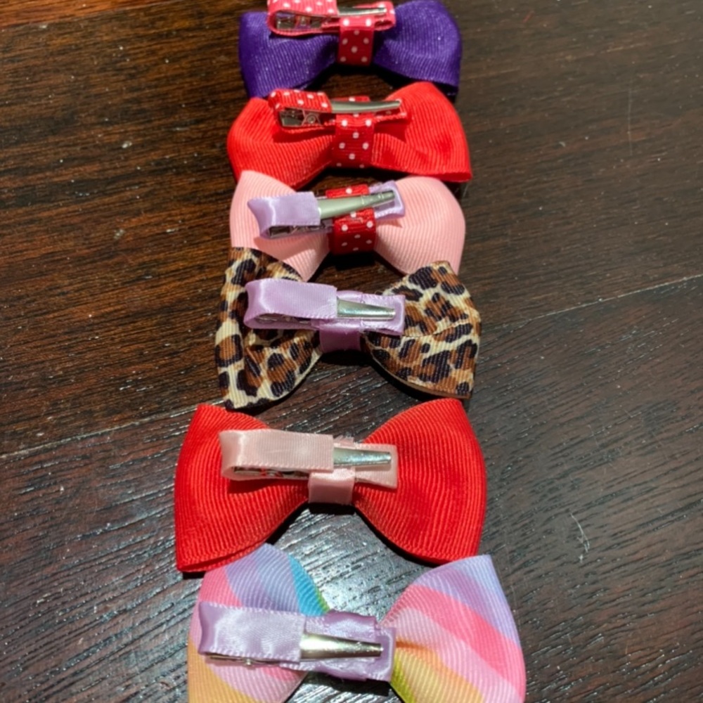 🎉Just In🎉 Set of 6 Handmade Bow Clips - Picture 4 of 6